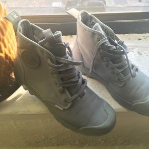 PALLADIUM SILVER ADVENTURE HIGH-TOP BRAND NEW sz10
